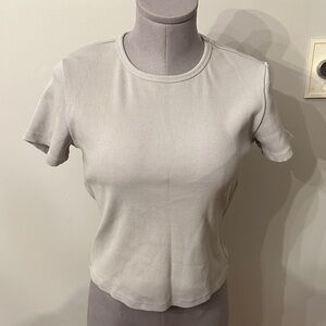 House of Harlow 1960 Gray/Cream Ribbed Short Sleeve Top
